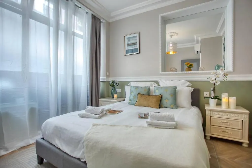 Charming Apart New 2 Bedrooms With Aircon Parigi